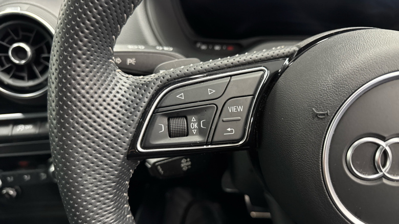 Audi Q2 40 TFSI Quattro Black Edition 5dr S Tronic Petrol Estate